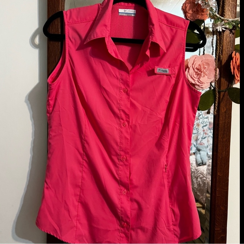 Women’s Columbia shirts